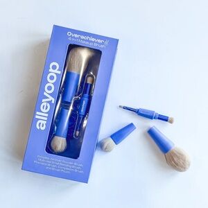 Overachiever Brush
4-in-1 Makeup Brush